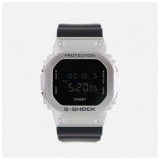 Наручные часы CASIO GM-5600-1