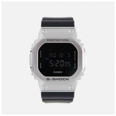 Наручные часы CASIO (GM-5600-1D) черный, белый